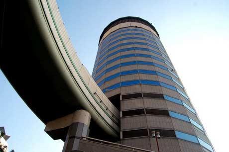 吳江樓市網(wǎng)：高速路竟然穿樓而過 你見過嗎？