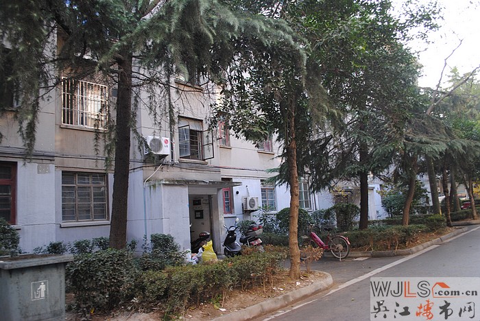 永康路時(shí)代超市 蘇寧電器附近