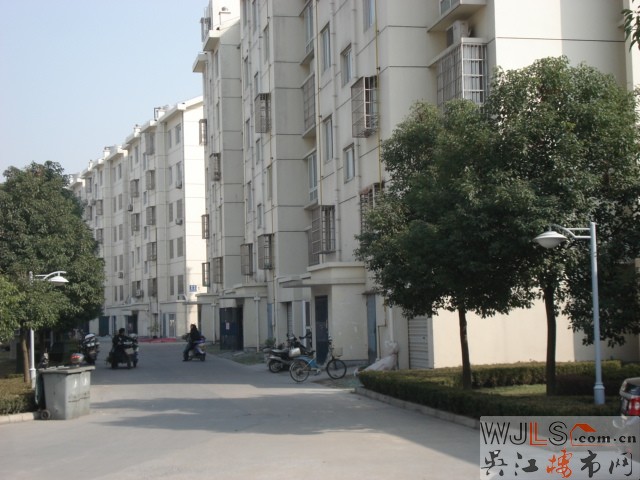 高新花苑精裝隨時(shí)入住空調(diào)3臺(tái) 