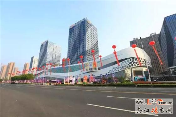 吾悅廣場開業(yè),現(xiàn)場竟然來了仨“攪局”的!