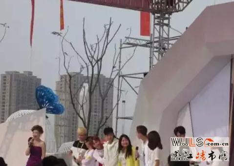 太火爆了!亞洲超人氣組合UNIQ助陣吾悅開(kāi)業(yè)