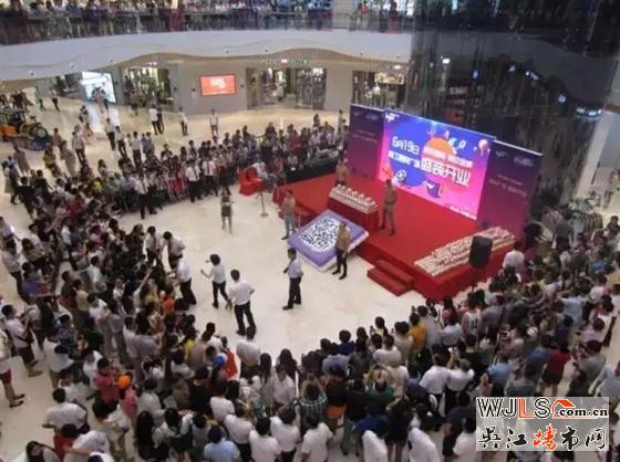 太火爆了!亞洲超人氣組合UNIQ助陣吾悅開(kāi)業(yè)