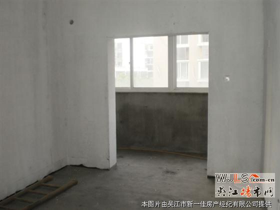 太湖小區(qū)南區(qū)環(huán)境好毛坯現(xiàn)房 兩證全