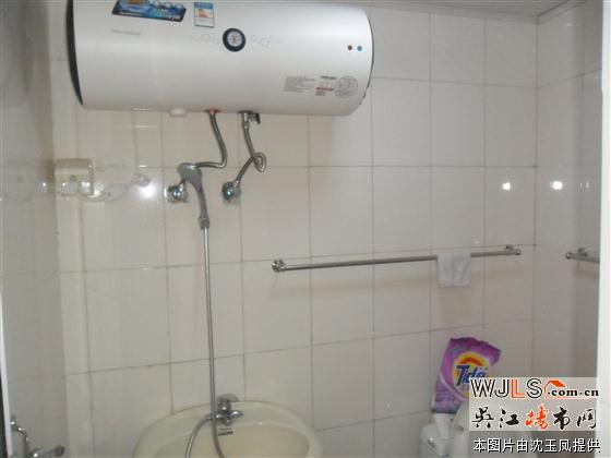 【】小園弄翻新裝修一室一衛(wèi)一廚沒有廳一樓有個小院子約十平方看房預(yù)約。