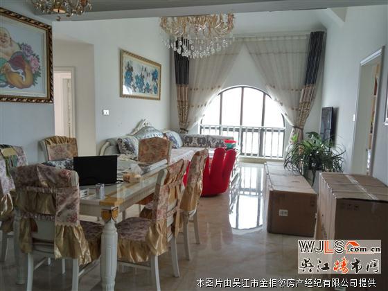 精裝頂樓復(fù)式內(nèi)樓梯采光好前后無擋戶型好產(chǎn)證滿二年