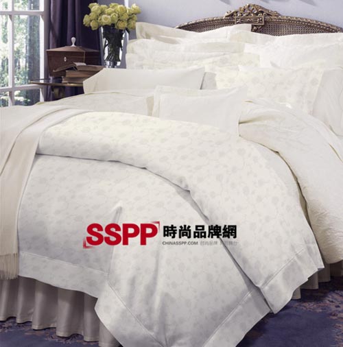白色床品 解讀秋冬簡(jiǎn)約時(shí)尚