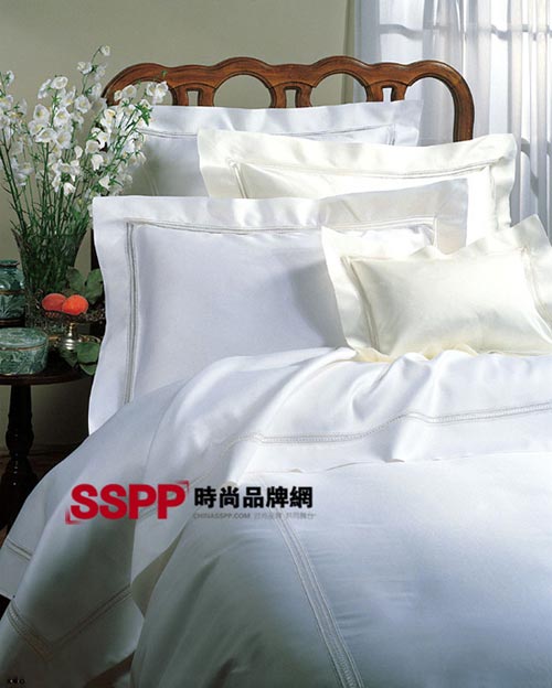 白色床品 解讀秋冬簡(jiǎn)約時(shí)尚